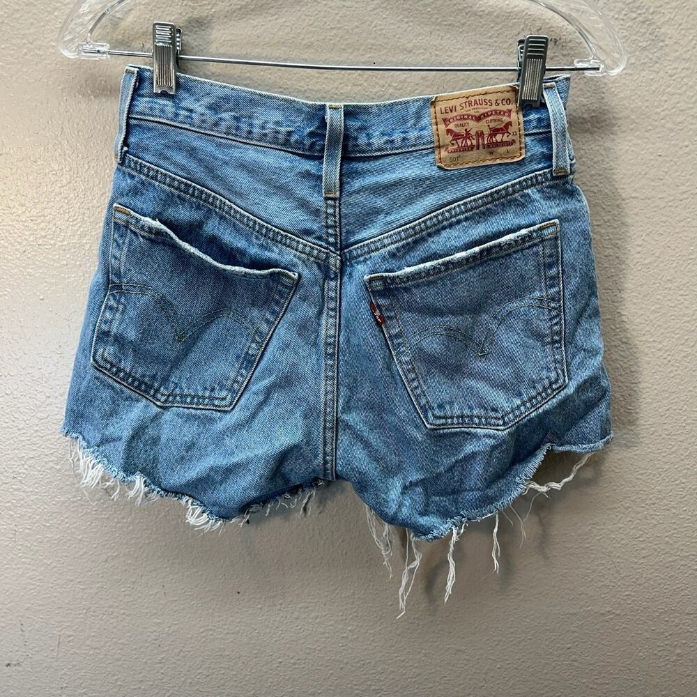 Levi’s 501 Cut-Off Jean Shorts size 26 Denim Distressed Daisy Duke Light Wash - Picture 3 of 4